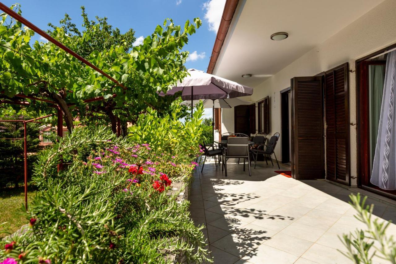 Casa Lilly Villa ลาบิน ภายนอก รูปภาพ